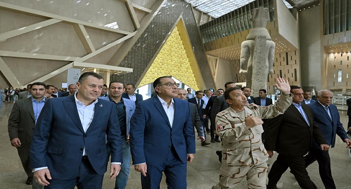 بالصور.. رئيس الوزراء يتفقدُ المتحف المصري الكبير لمتابعة تطورات الأعمال بالمشروع