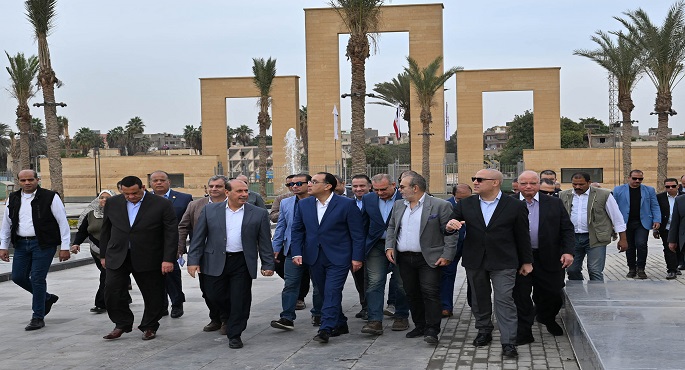 بالصور.. رئيس الوزراء يتابع سير العمل بمشروع حدائق الفسطاط