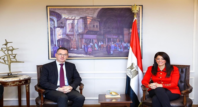 بالصور..المشاط تلتقي نائب رئيس مؤسسة التمويل الدولية خلال زيارته مصر