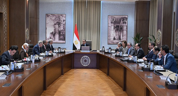 بالصور .. رئيس الوزراء يستعرض البرنامج الزمني لمشروع جديد للهيدروجين الأخضر باستثمارات تتجاوز 4 مليارات دولار