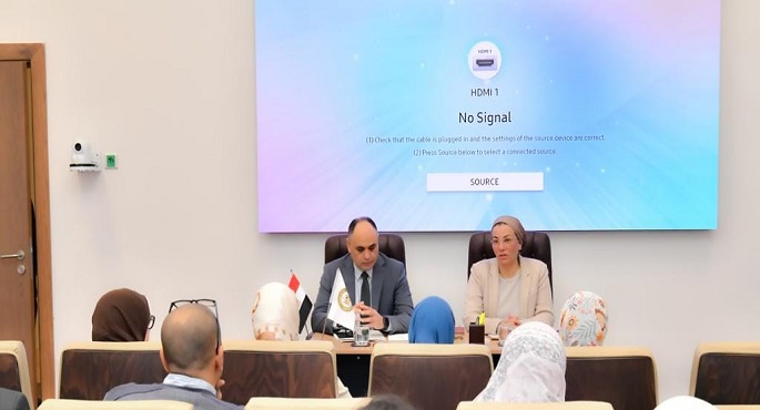 وزيرة البيئة تعقد إجتماعًا مع العاملين بقطاع نوعية البيئة لمتابعة أهم الملفات وتقييم الوضع الراهن لها