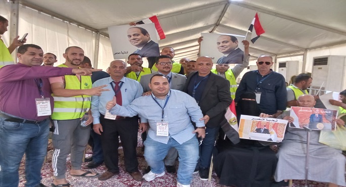 توافد المصريين بجدة على اللجان للتصويت بانتخابات الرئاسة بهتافات “تحيا مصر”