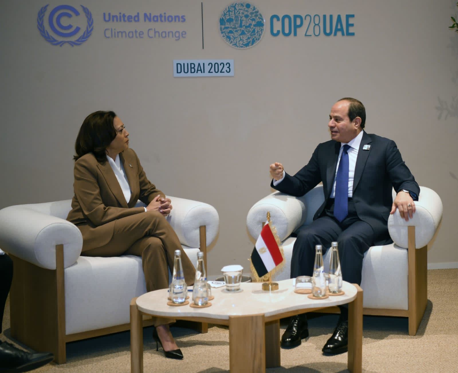 خلال لقاءهما على هامش COP 28 .. الرئيس السيسي وهاريس نائبة الرئيس الأمريكي يؤكدان رفض البلدين القاطع للتهجير القسري للفلسطينيين