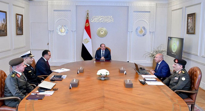 الرئيس السيسي يبحث مع رئيس الوزراء ووزير النقل تطورات عدد من المشروعات القومية