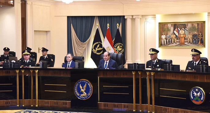 بالصور والفيديو ..خلال زيارته لأكاديمية الشرطة .. السيسي يؤكد ضرورة إعداد جيل متميز من عناصر الشرطة القادرة على ترسيخ دعائم الأمن والاستقرار