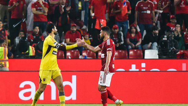 طبيب الأهلي يكشف تفاصيل إصابة الشناوي وياسر إبراهيم