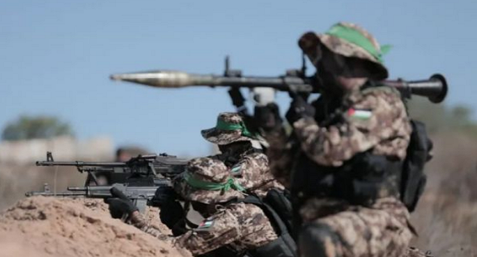 “القسام” تعلن دك قوات الاحتلال داخل موقع الرشيد بالصواريخ وقذائف الهاون