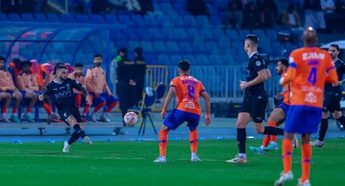 الهلال يعزز من صدارته لدوري “روشن” السعودي بالفوز على الفيحاء بهدفين نظيفين