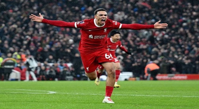 صلاح يشارك ليفربول في فوز مثير على فولهام بالدوري الإنجليزي