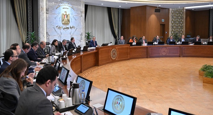 رئيس الوزراء يتابع مؤشرات أداء الاقتصاد المصري خلال اجتماع المجموعة الاقتصادية