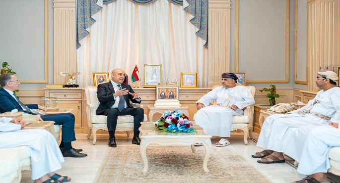 بالصور .. وزير الإسكان: مستعدون لمشاركة خبراتنا بمجال التنمية العمرانية مع الأشقاء بسلطنة عمان