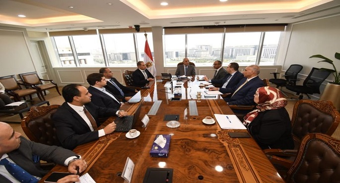وزير الإسكان يلتقى مسئولى المبادرة الوطنية لتطوير الصناعة المصرية “ابدأ”