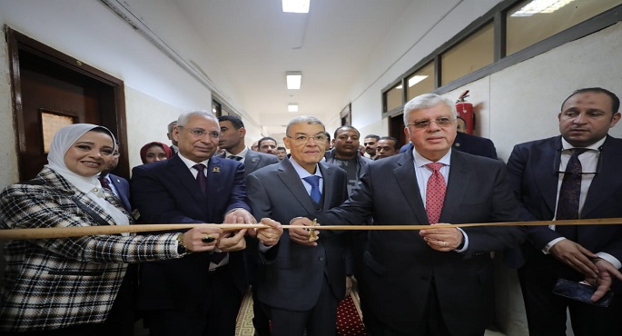 وزير التعليم العالى يفتتح مركز طب وجراحة العيون ويتفقد مستشفي الأورام بجامعة المنيا
