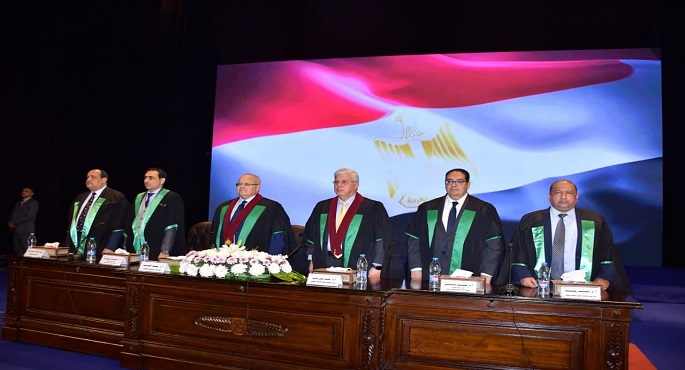 بالصور ..وزير التعليم العالي يشهد احتفالية عيد العلم ال18 بجامعة القاهرة