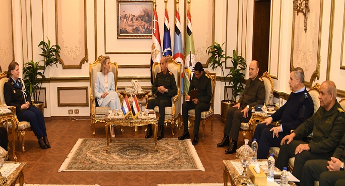 بالفيديو والصور.. وزير الدفاع والإنتاج الحربي يبحث مع نظيره الهولندي سبل دعم آفاق التعاون العسكرى لكلا البلدين