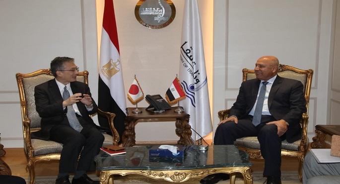 بالصور .. وزير النقل يبحث مع السفير الياباني المرحلة الأولي للخط الرابع لمترو الانفاق