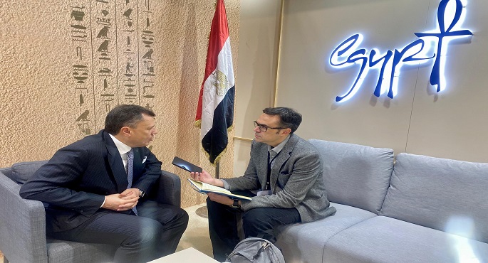 وزير السياحة والآثار يستكمل لقاءاته الإعلامية مع ممثلي وسائل الإعلام الإسبانية