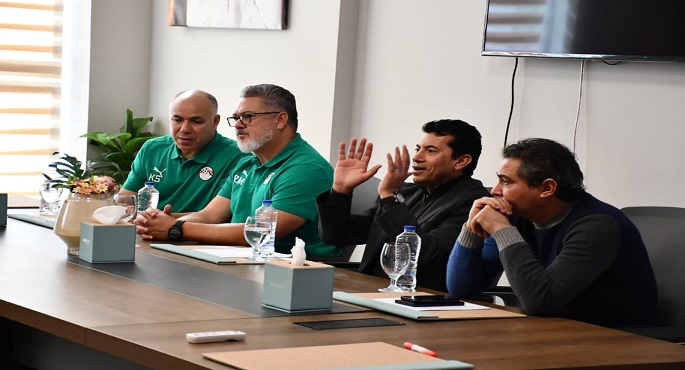 بالصور .. وزير الرياضة يلتقي لاعبي المنتخب الأوليمبي علي هامش الندوة التثقيفية السابعة لمكافحة المنشطات