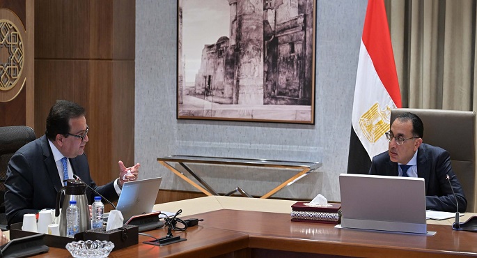 بالصور.. رئيس الوزراء يستعرض مقترح تنفيذ مشروع مدينة المستشفيات والمعاهد التعليمية للبحوث والتدريب