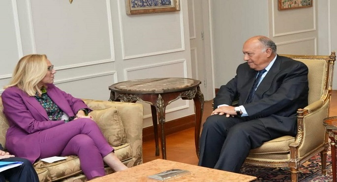بالصور.. وزير الخارجية يستقبل كبيرة منسقي الأمم المتحدة للشئون الإنسانية وإعادة الإعمار في غزة
