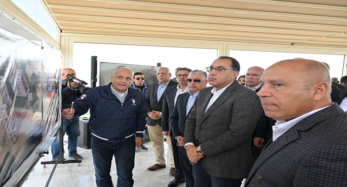 بالصور.. رئيس الوزراء يبدأ جولة تفقدية موسعة بعدد من المشروعات بالمنطقة الاقتصادية لقناة السويس