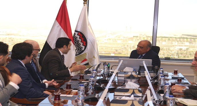 وزير قطاع الأعمال يبحث مع “سكاتك” النرويجية إنشاء محطة كهرباء بالطاقة الشمسية بنجع حمادي