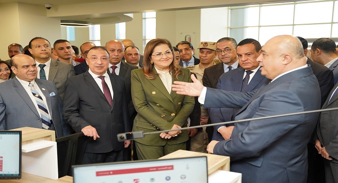 وزيرا التخطيط والتنمية المحلية يفتتحان مركز “خدمات مصر” في الإسكندرية
