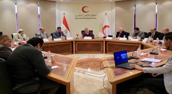 وزيرة التضامن تشيد بجهود الهلال الأحمر المصري تجاه الأزمة الإنسانية في غزة