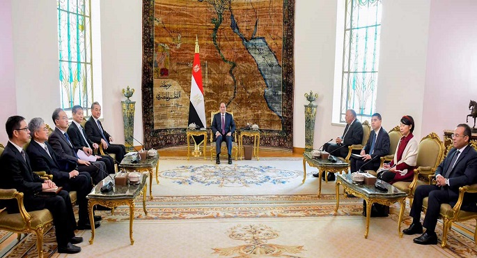 الرئيس السيسي يؤكد مواصلة التنسيق المشترك بين مصر والصين لتعزيز السلم والاستقرار على المستوى الدولي