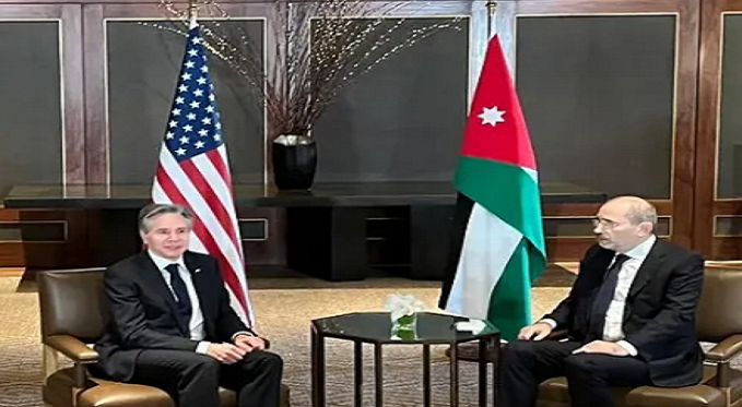 الصفدي يلتقي بلينكن.. و يؤكد على موقف الأردن الثابت