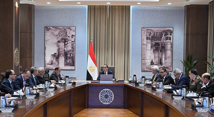 رئيس الوزراء يتابع إجراءات سد العجز النسبي في أعداد المُعلمين على مستوى الجمهورية