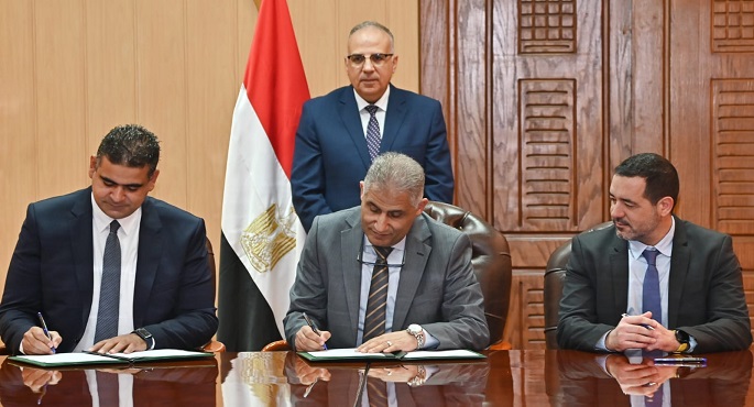 بالصور .. وزير الري يشهد توقيع مذكرة تفاهم في مجال إدارة الموارد المائية مع شركة السويدي الوطنية وشركة روبيكون واتر استراليا
