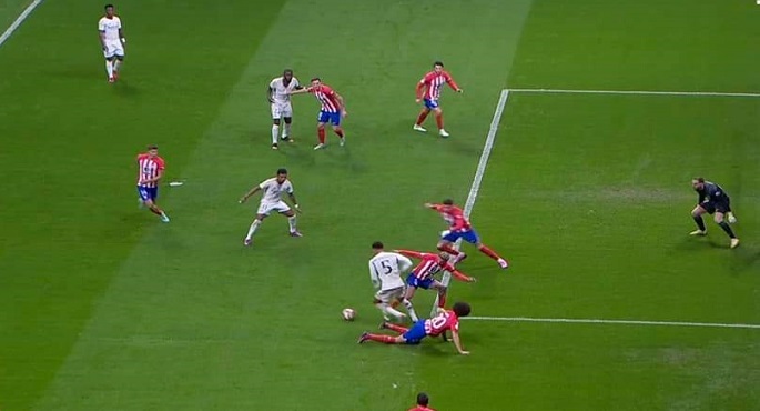 أتليتكو مدريد يتأهل لربع نهائي كأس ملك إسبانيا بفوزه على ريال مدريد 4-2