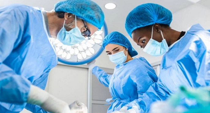إخراج طقم أسنان من معدة رجل بلعه بالخطأ قبل 6 سنوات