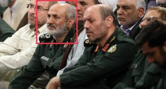 الحرس الثوري الإيراني يكشف هوية مسؤوليه الأربعة القتلى في ضربة سوريا