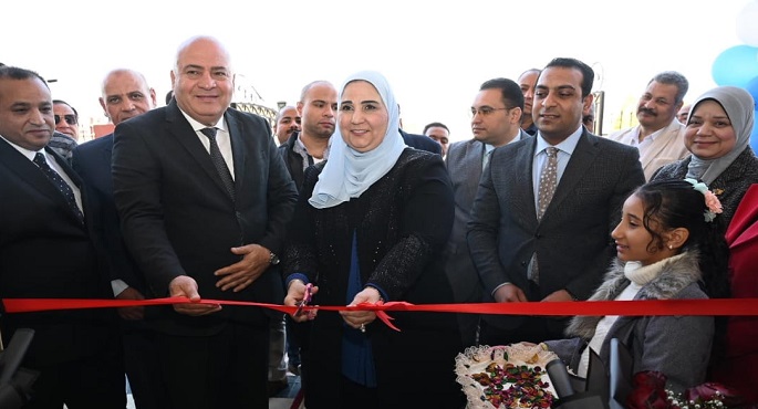 وزيرة التضامن الاجتماعي ومحافظ قنا يفتتحان مجمع خدمات الأسرة والطفولة بقنا الجديدة