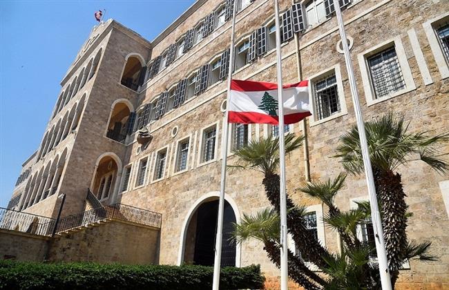 صحيفة الخليج الإماراتية : لبنان وملء الفراغات