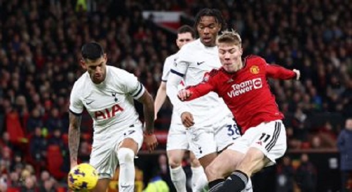 توتنهام يفرض التعادل على مانشستر يونايتد بالدوري الإنجليزي