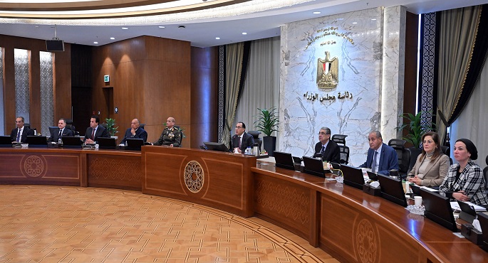 بالصور.. رئيس الوزراء: الرئيس السيسي حريص على حل الأزمة الراهنة في غزة