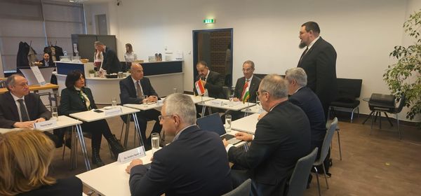 بالصور.. وزير الاتصالات يشارك فى ورشة عمل حول فرص التعاون المستقبلية بين مصر والمجر