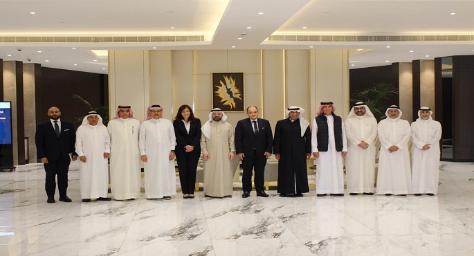 بالصور ..وزير التجارة يبحث تعزيز التعاون مع عدد من المسؤولين وممثلي مجتمع الأعمال بالبحرين