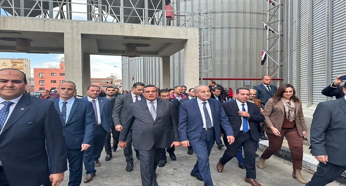 بالصور ..وزيرا التموين والتنمية المحلية يتفقدان صومعة دمنهور بمحافظة البحيرة