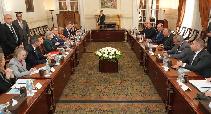 بالصور.. وزير الخارجية يستقبل وفدًا من مجلسي الشيوخ والنواب الأمريكي