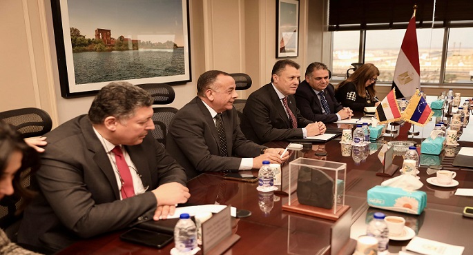 بالصور.. وزير السياحة والآثار يبحث مع وزير السلطة الشعبية للثقافة بفنزويلا التعاون المشترك