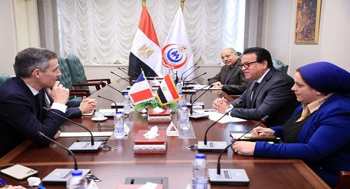 بالصور.. وزير الصحة يستقبل مستشار الرئيس الفرنسي لبحث سبل التعاون بين البلدين