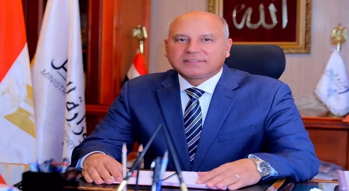 وزير النقل : إحالة المتسببين في حادث قطار المنيا للنيابة العامة