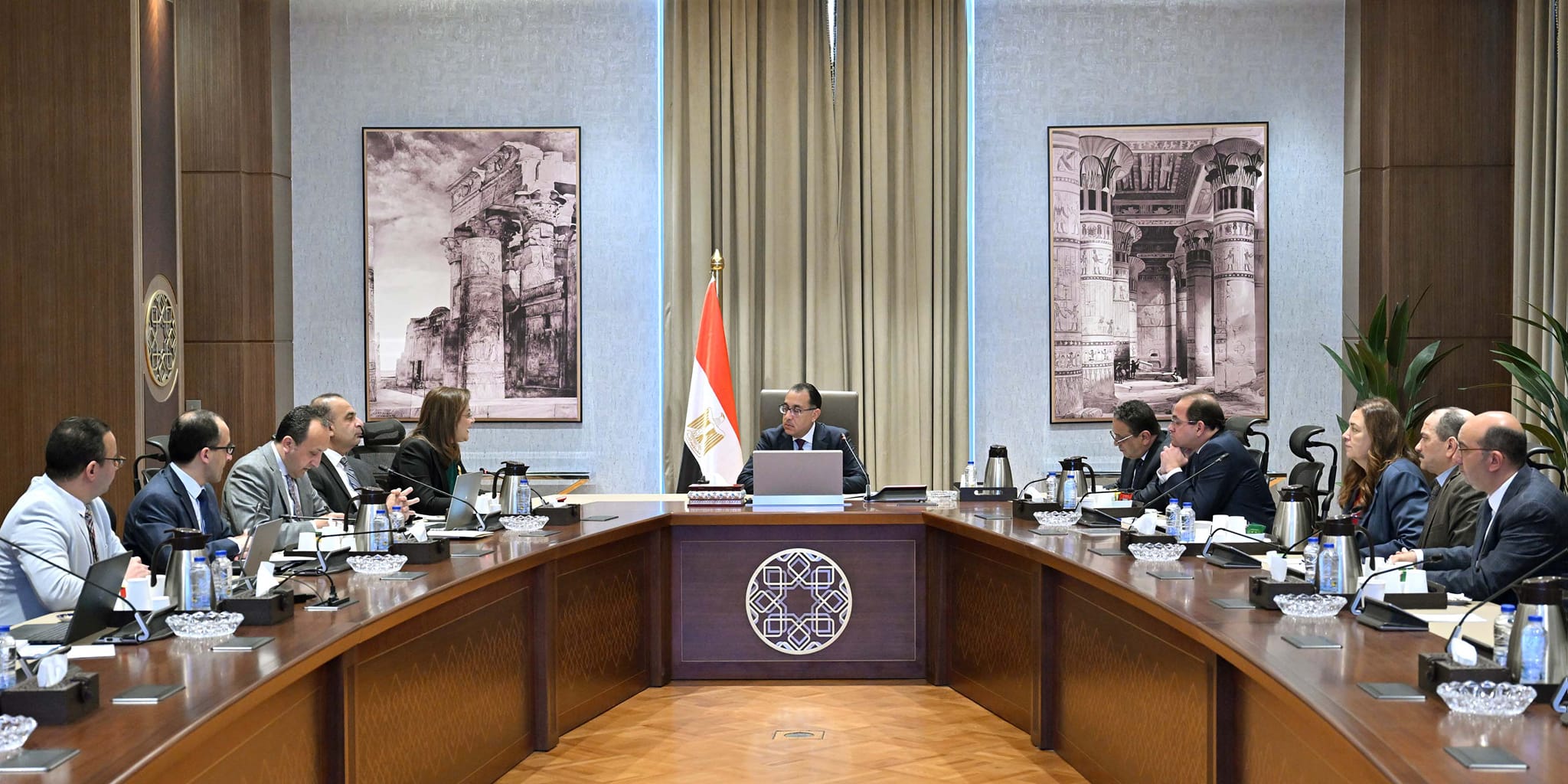 رئيس الوزراء يؤكد أهمية تعزيز التنمية الاقتصادية للعمل على تمكين القطاع الخاص