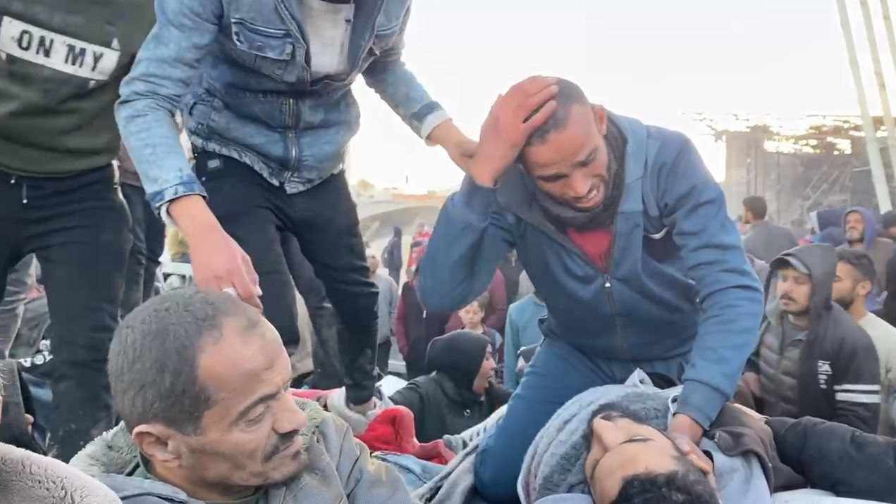 35 شهيدا جراء قصف إسرائيلي استهدف النصيرات ودير البلح