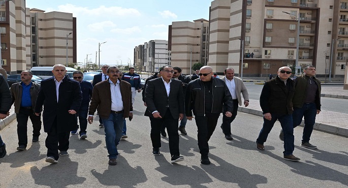 بالصور.. رئيس الوزراء يتفقد الوحدات السكنية بمشروع “زهرة العاصمة” بمدينة بدر للموظفين المنتقلين للعاصمة الإدارية