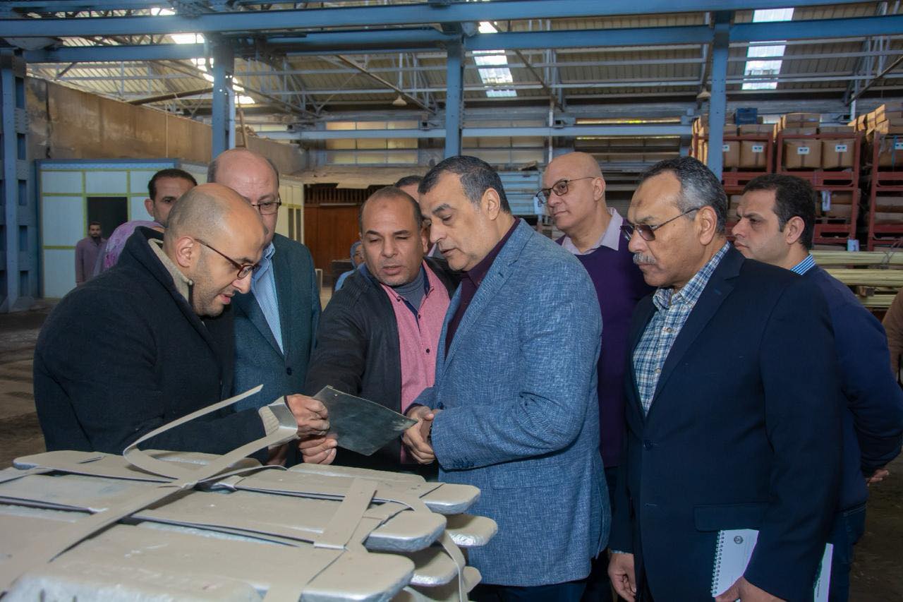 في إطار حرصه على متابعة انتظام سير العمليات الإنتاجية .. وزير الإنتاج الحربي يفاجئ شركة شبرا للصناعات الهندسية